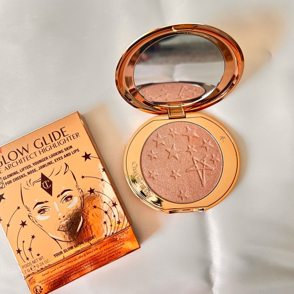 Charlotte Tilbury Glow Glide Highlighter - Picture 1 of 15